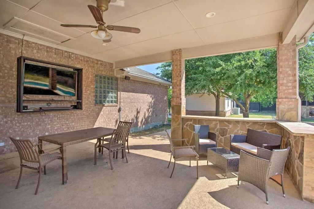 Heated Pool, Pool Table, Hot Tub, Home Theatre, Guest House, Basketball Court, Sleeps-20 อัลเลน ภายนอก รูปภาพ